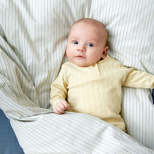 by KlipKlap Baby-Bettwäsche, Alfred Stripe Moon Grey