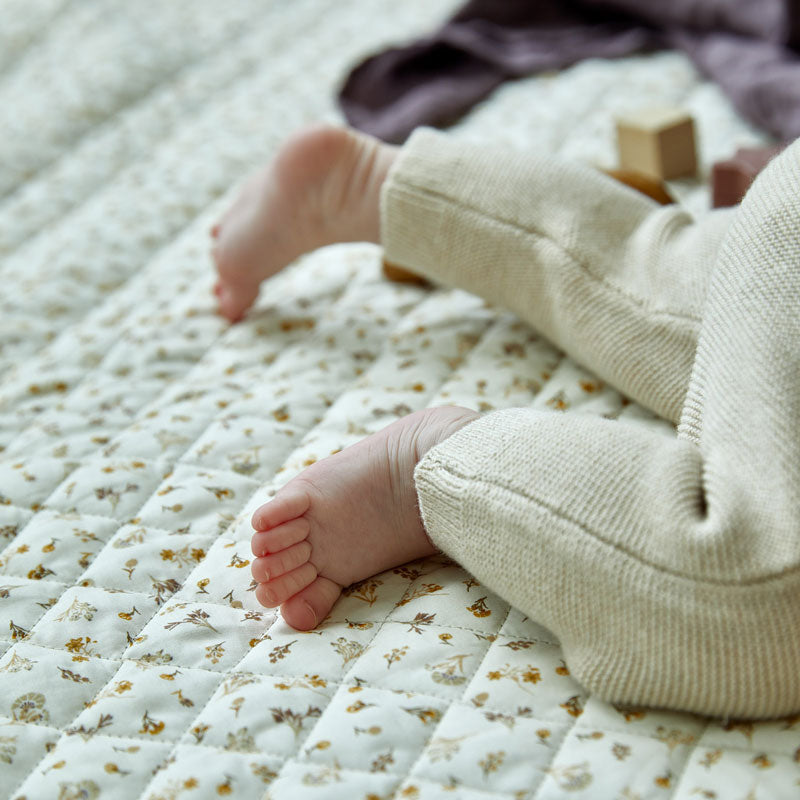 02_8000122_by-KlipKlap-legetaeppe-Poetic-Garden-Honey--2.jpg