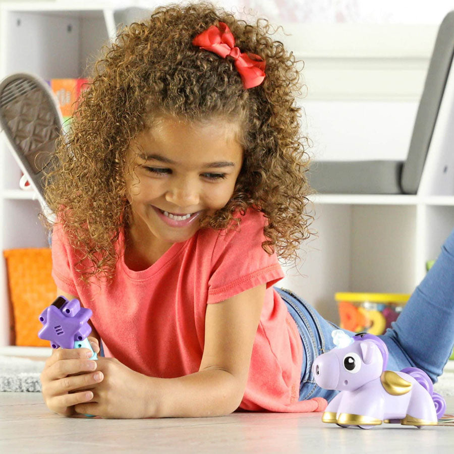 02_Coding Critters, Kod en magisk dyreven - Enhjørningen Skye 1.jpg