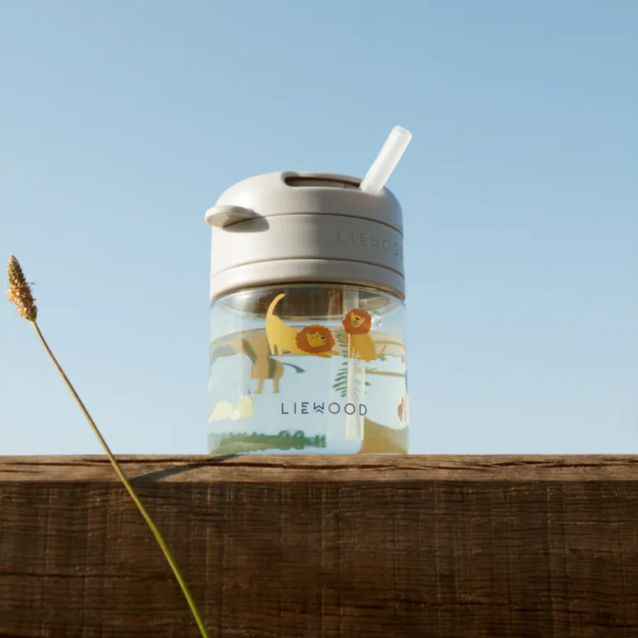 02_Liewood Pavia tritan kop med sugerør, all together 1.jpg