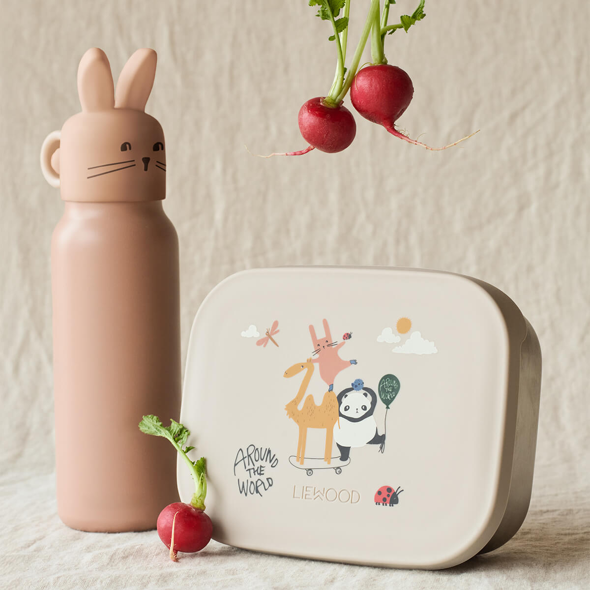 02_lw20758-9470-liewood-falk-vandflaske-kaninoerer-350ml-03.jpg