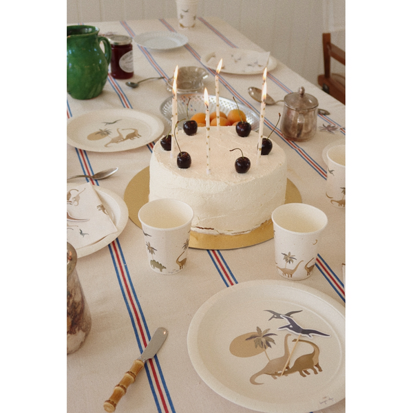 Dino Pappbecher, Konges Sløjd